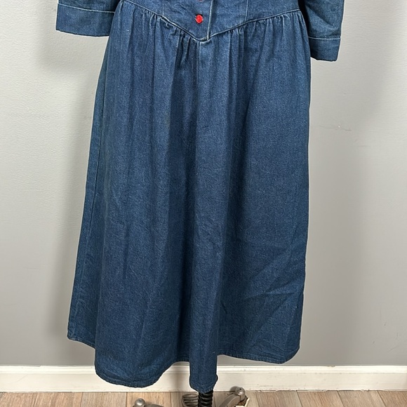 Vintage Soft Blue Denim Button Down Front V-neck drop basque waist belted - Picture 6 of 14